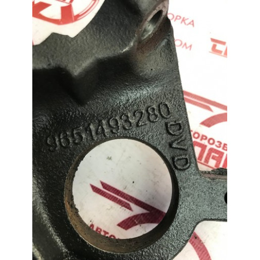 Кронштейн приводного вала Partner / Berlingo 1.6HDI 2008- 9651493280